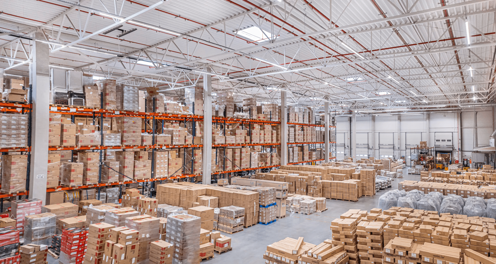 csm_cargo-partner_warehouse_brwinow_outside_2_afaf417dd4-min